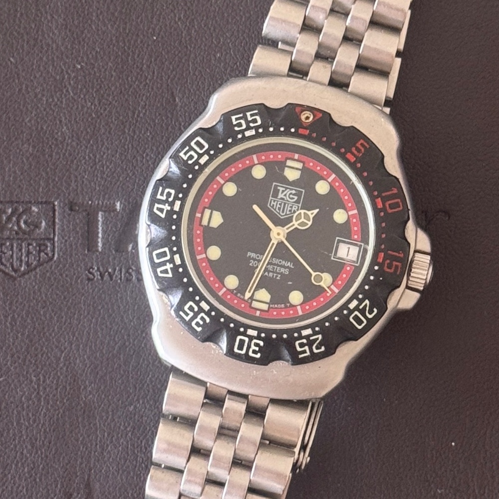 Vintage Midsize 34mm Tag Heuer Professional 200 Meters (WITH BOX)